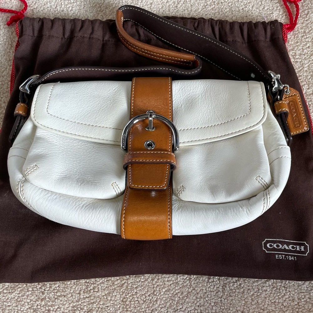 🌼 Coach Shoulder Bag 🌼